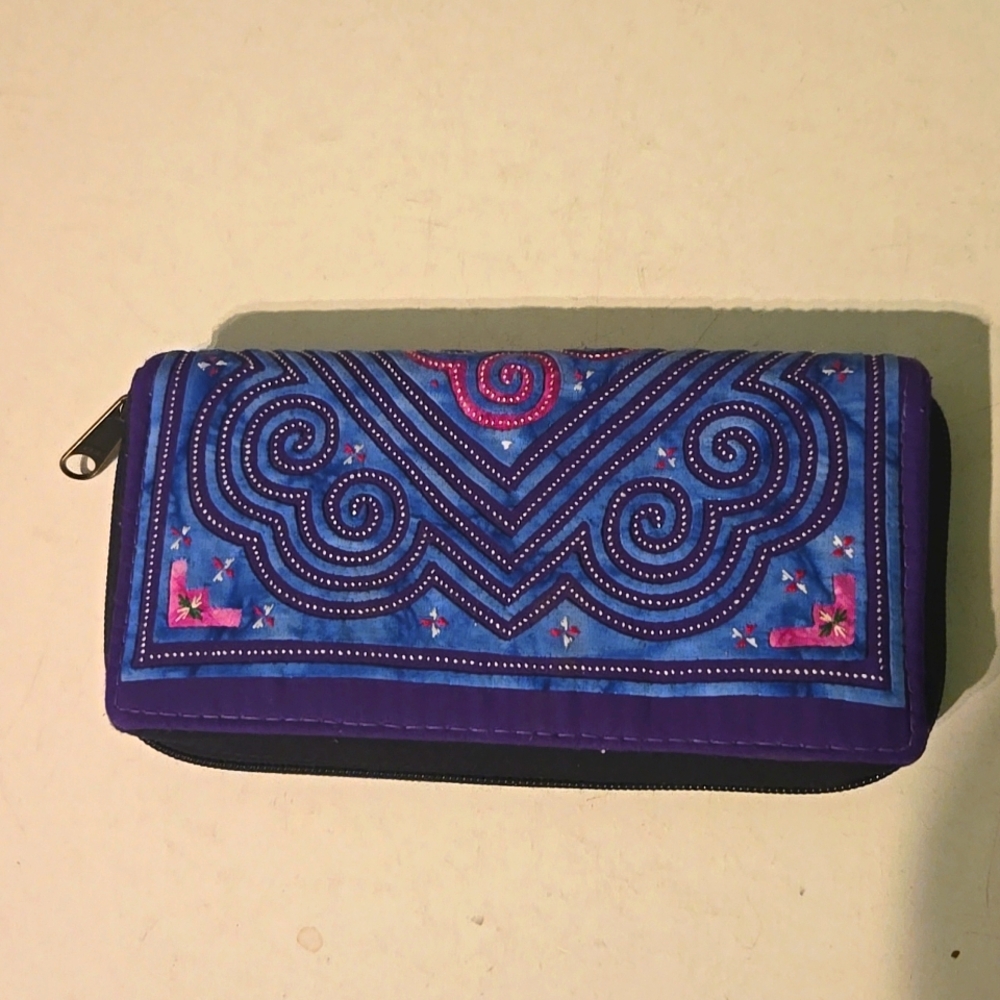 Quilted blue and purple lg zip multipocket wallet